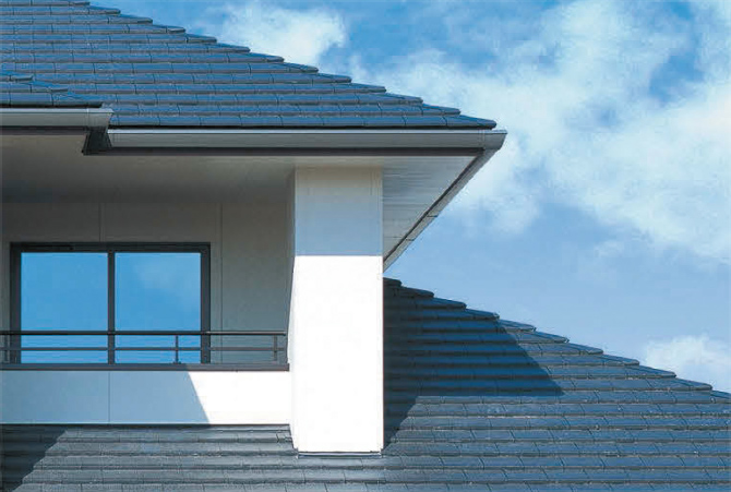 ルーフラインを彩る陶器瓦