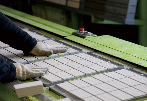 オリジナルタイルを開発